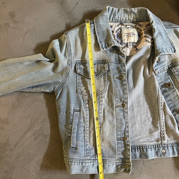 Cropped denim jean jacket - Picture 6 of 7